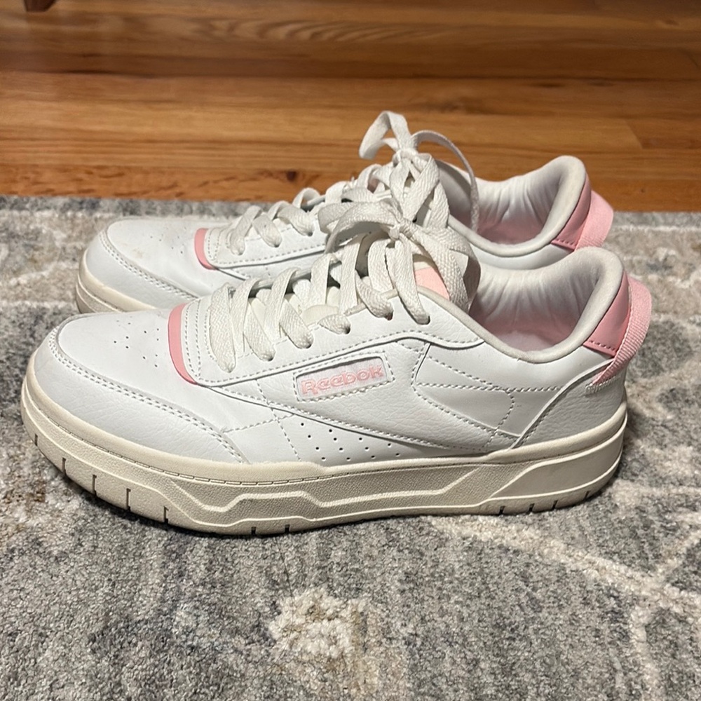 Reebok Women's White and Pink Casual Sneakers